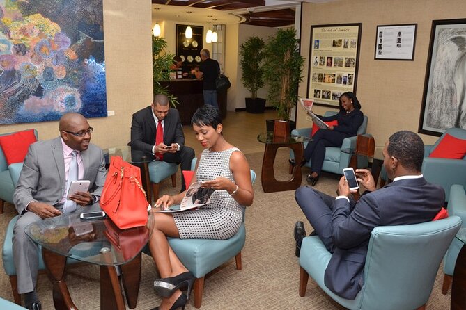 Club Kingston VIP Lounge & Fast Track with Private Roundtrip Airport Transfer - Why Choose the Club Kingston VIP Lounge & Fast Track with Private Roundtrip Airport Transfer?