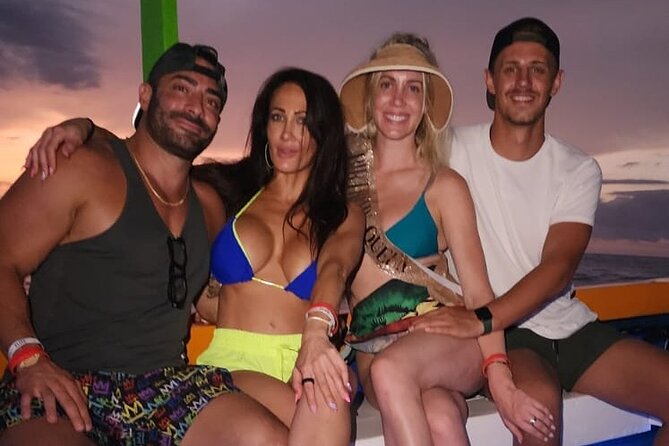 Sunset Booze Cruise in Negril - A Detailed Look at the Sunset Booze Cruise Experience