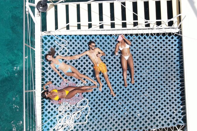 Negril PRIVATE CHARTER Catamaran (rate for 21 persons) - Key Points