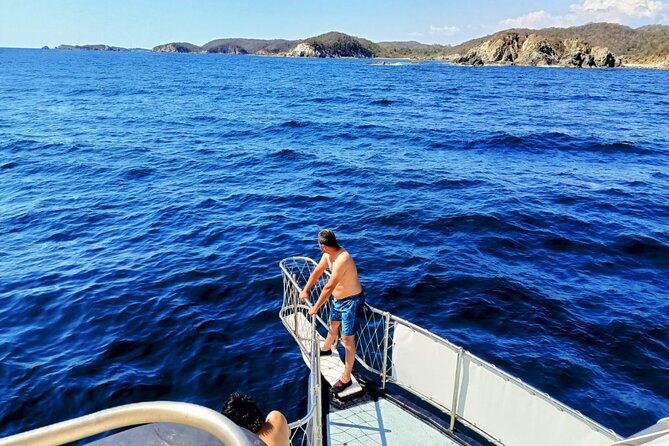 Guided Tours of the 7 Bays of Huatulco Oaxaca in Catamaran - Who Should Consider This Tour?