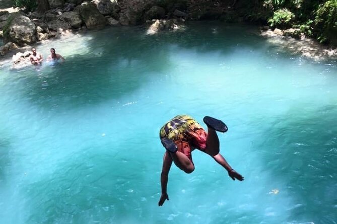 Ocho Rios: Amazing Blue Hole and Chill at Reggae Hill - What Makes This Tour Stand Out?