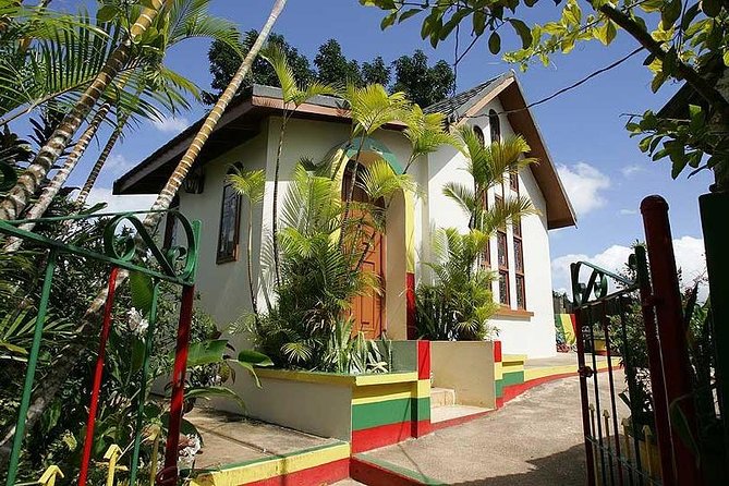 Bob Marley Mausoleum + Childhood Home and Dunns River Falls - Who Is This Tour Best For?
