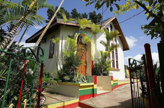 2.5-Hours Nine Miles & Bob Marley's Mausoleum Private Tour - Who Should Consider This Tour?