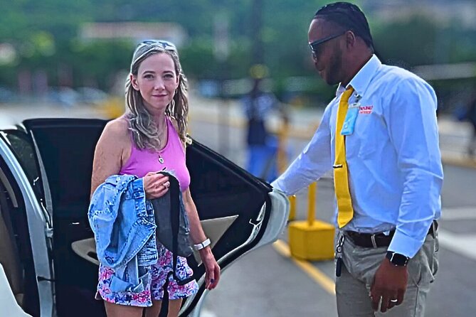 Montego Bay Airport (MBJ) Transfer One-Way or Round-Trip to Hotel - A Detailed Look at the Experience