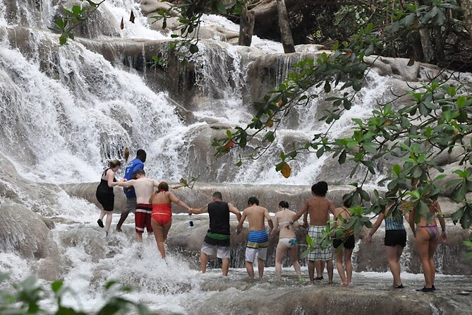 Montego Bay Airport Taxi To Hotels In Ocho Rios - Who Will Love This Service?