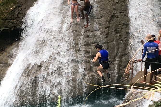 Private Blue Hole and river tubing combo - An In-Depth Look at the Blue Hole and White River Tubing Tour