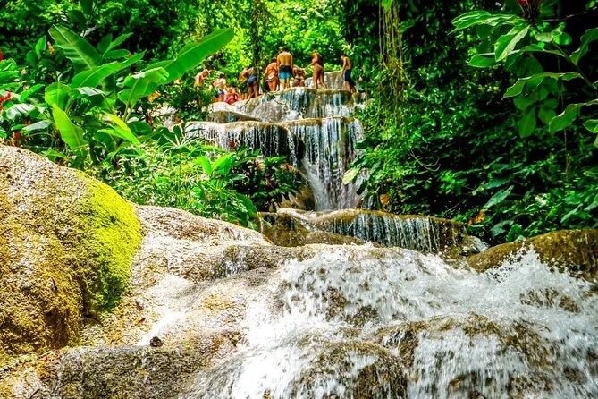 Ocho Rios Mi Crazy: Konoko Falls, Garden and Park with Beach Tour - Key Points