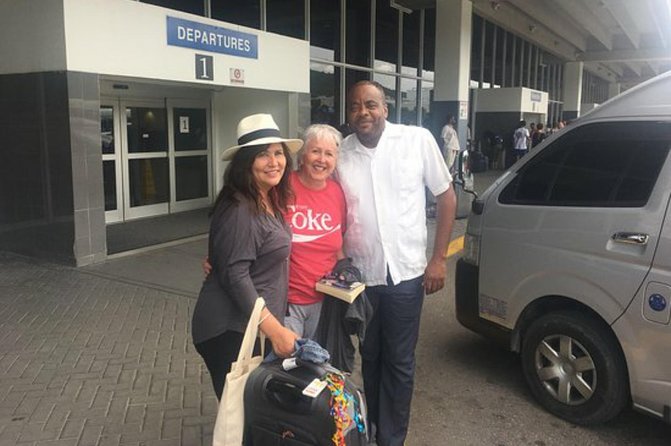 Airport Transfers To Royalton White Sands & Blue Waters Resort - Detailed Review of the Airport Transfer Service in Jamaica