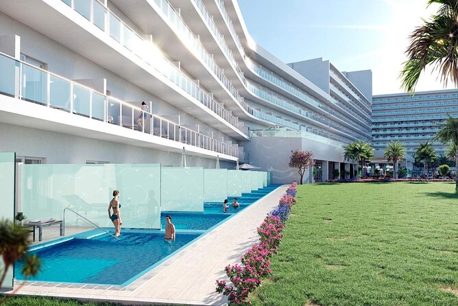 Montego Bay Airport to Riu Aquarelle Jamaica Private Transfers - Meeting Points and Convenience