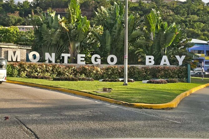 RIU Aquarelle EXCLUSIVE Private Airport Transfer services - In-Depth Look at the RIU Aquarelle Private Airport Transfer Experience