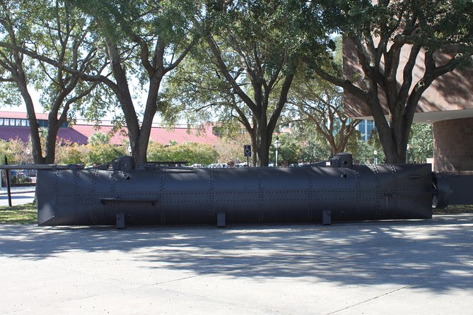 City Bus Tour with Charleston Museum Admission - Who Should Consider This Tour?