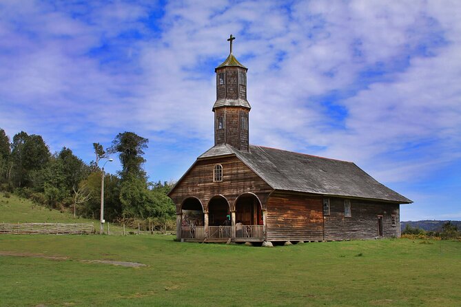 Shared Full Day Tour in Chiloe Island with Pickup - Key Points