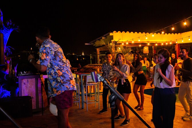 Group Night Experience: Cartagena's Best Pub Crawl all included! - Key Points