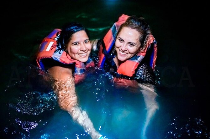 Full-Day Tour Baru - National Aviary and Playa Blanca + Bioluminescent Plankton - Key Points