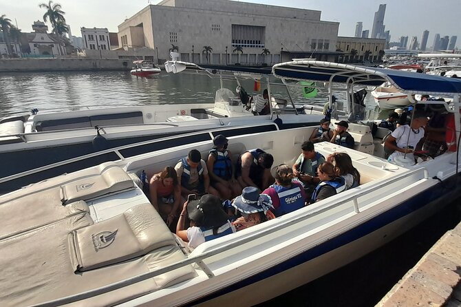 Adventure 5 Rosario Islands with Snorkel and plankton in Cartagena de indias - An In-Depth Look at the Rosario Islands Tour