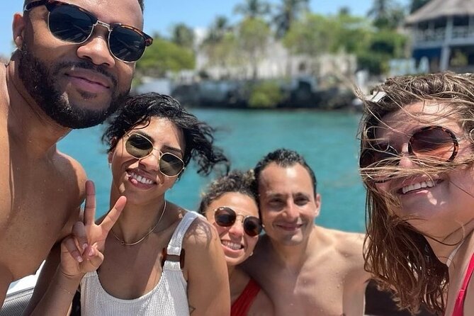 Full Day Private Tour of the Rosario Islands by Boat 29/30 ft - Key Points