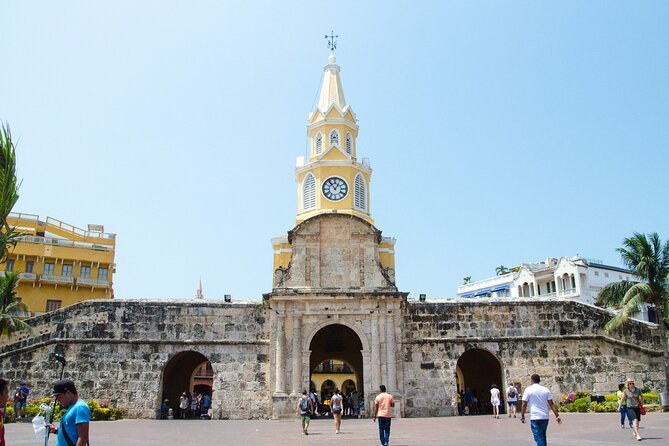 Vibrant Cartagena Tour with San Felipe Castle & Historic Center - Key Points