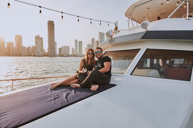 Sibarita Master 85' luxury 90 min Sunset Tour Open Bar - Frequently Asked Questions