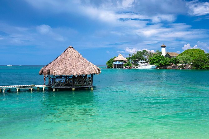 Full day rosario island, cholon, agua azul, baru and free snorkell - Transport, Group Size, and Overall Experience