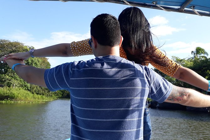 PRIVATE Granada+Apoyo Lagoon and Masaya volcano tour - A Deep Dive into the Experience