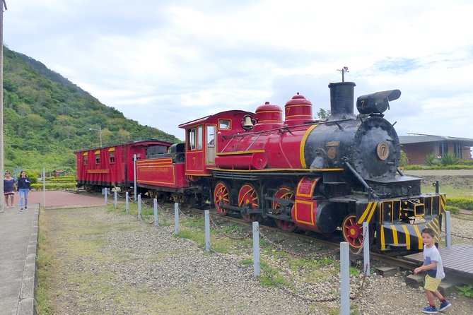 Panama Hat Maker, Artisan goods, Museum, Beachfront local Cuisine. SHORE TOUR - FAQ