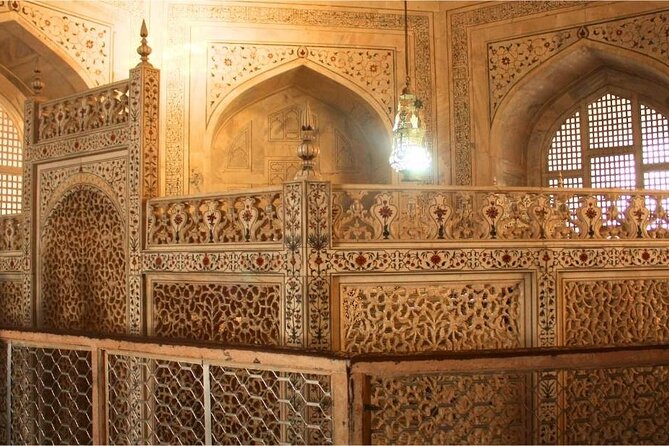 VIP Taj Mahal Express Entry Tour from Delhi with Guide - Good To Know