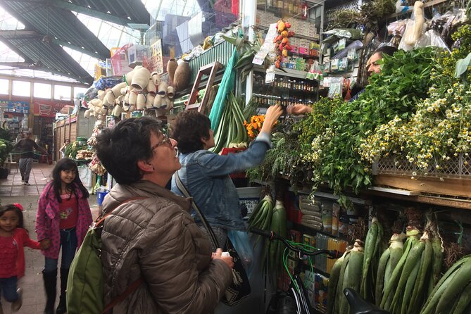 Tour in the Peasant Market of the Traditional Neighborhood of Bogotá - Key Points