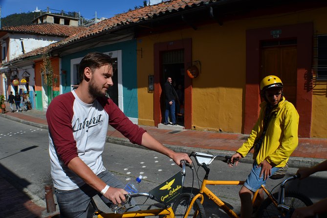 Bogotá Private Bike Tour with Transportation - FAQs