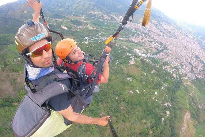 Guatape Private Adventure Tour with Paragliding - Discovering the Best of Medellín and Guatape: A Private Adventure with Paragliding
