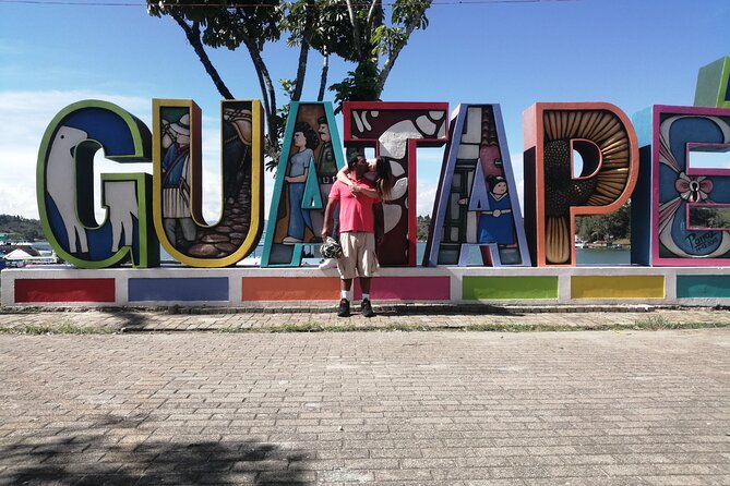 Amazing Private Guatape Tour + Boat Ride + Helicopter & Rock - FAQ