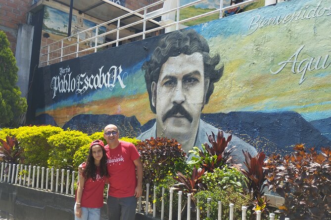 Historical Tour in Pablo Escobar - Key Points