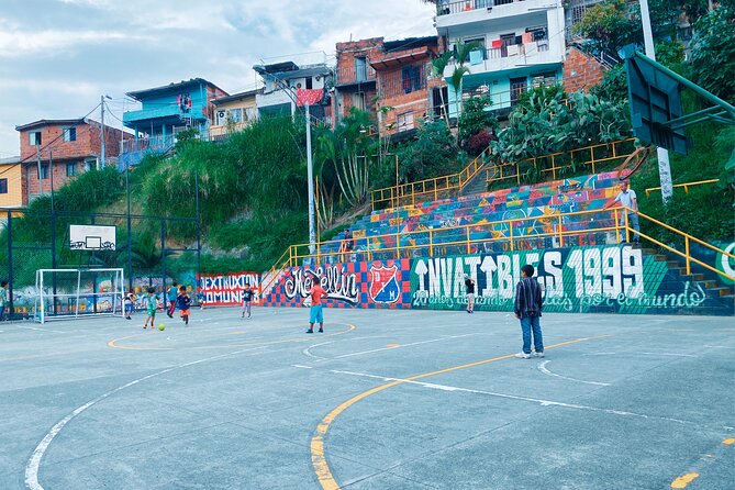 Downtown Medellin, Pueblito Paisa, and Comuna 13 Private Tour - Key Points