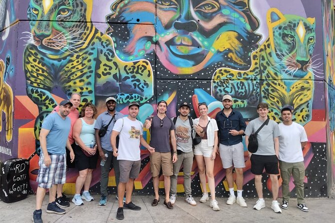 Comuna 13 History and Graffiti Tour with Cable Car - An In-Depth Look at the Comuna 13 Tour