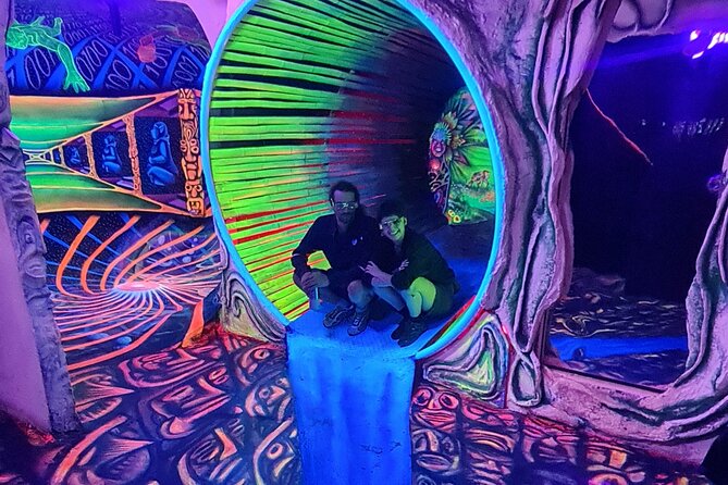 Commune 13 Private Tour History, Graffitour Snacks included - Who Will Love This Tour?