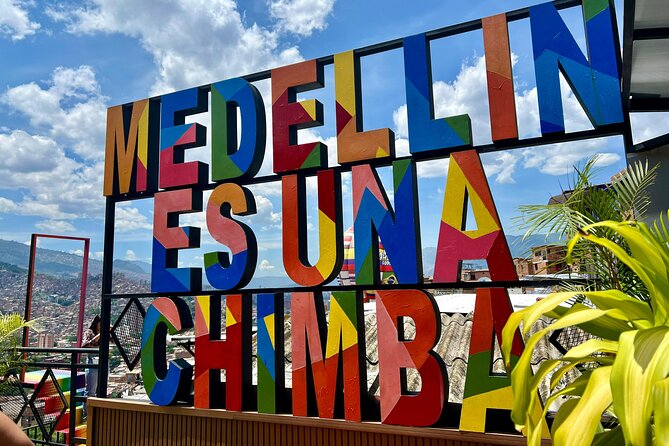 Commune 13 Private Tour History, Graffitour Snacks included - FAQ