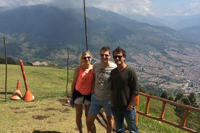 Medellin City Tour Including Paragliding and Food Tasting - A Closer Look at the Itinerary