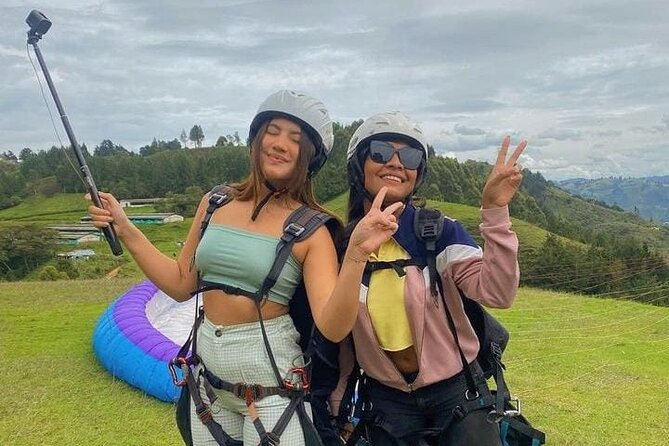 Paragliding over Medellin with HD Video and Pickup - Key Points