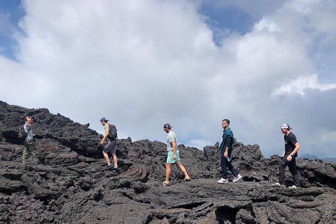 Tour to the active Pacaya Volcano. - Key Points