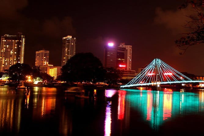 Shore Excursion Colombo Port to Mount Lavinia Beach & Colombo city For 4 - 6 Pax - Exploring Colombo’s Cultural Heart