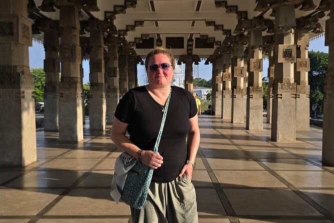 Ride and Explore Colombo and Food By Tuk Tuk Tour All Inclusive - FAQ