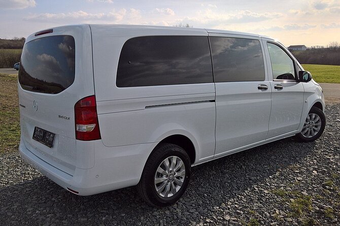 Private Transfer from Prague Airport to Prague City Hotels 1 - 7 pax - FAQ