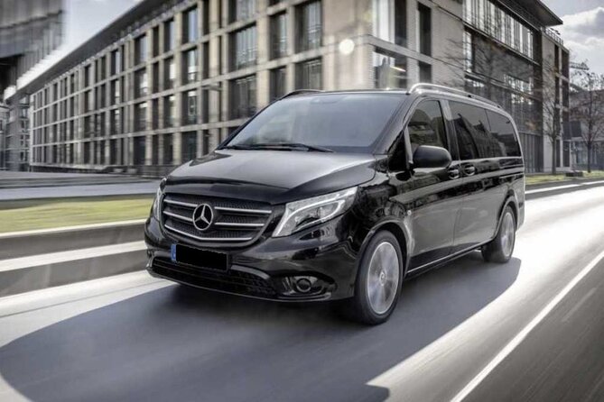 Private Transfer from Prague Airport to Prague City Hotels 1 - 7 pax - Key Points