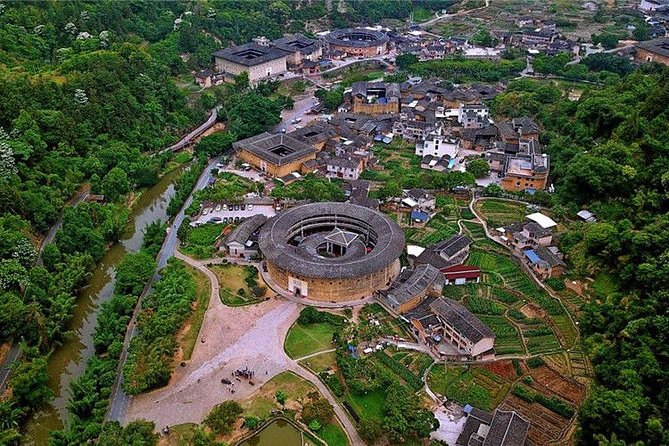 Tour Guide and Car: Private Day Tour to Tianluokeng Tulou and Hongkeng Tulou - Practical Tips for the Tour