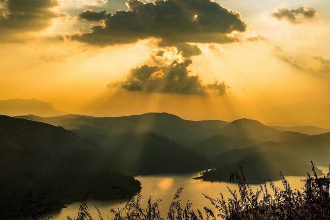 THE Classic of South Tamilnadu and Kerala - Srirangam and Tanjore: The Religious Heartlands