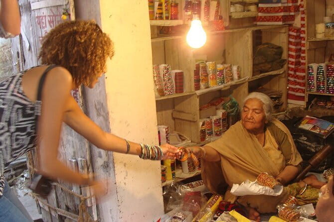 Half Day Jaipur Shopping Tour With Local Shopping Consultant - The Sum Up