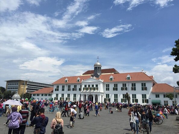 Jakarta Private Custom Walking Tour with A Guide - Exploring Jakarta with a Private Custom Walking Tour: An Honest Review