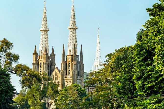Jakarta Highlight Places with Multilingual Guide - FAQ