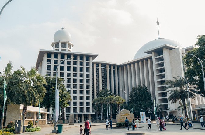 Jakarta One Day Trip Faith and Sunset Journey - Why Choose This Tour?