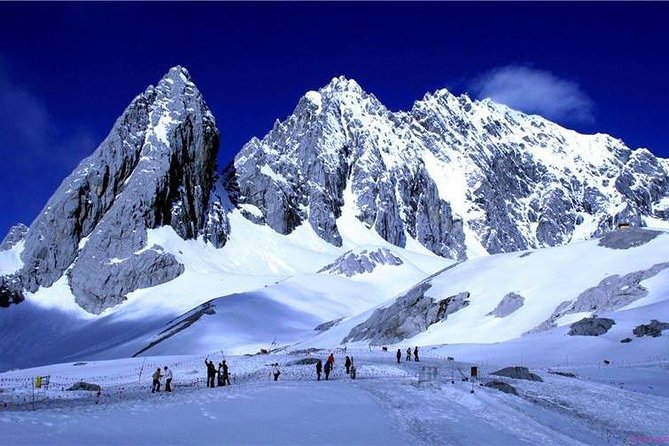 Lijiang Day Tour to Jade Dragon Snow Mountain, Black Dragon Pool and Old Town - The Itinerary: What to Expect