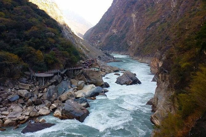 1 Day Tiger Teaping Gorge Private Tour from Lijiang or Shangri-La - The Experience: What Travelers Can Expect